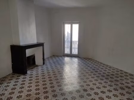 saint-chaptes  immeuble locatif avec 3 appartements