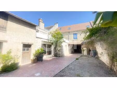 maison de 5 pièces 110 m² avec cour intérieur et grande dépendance 76 m²