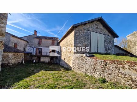 a vendre  causse du larzac  ancien corps de ferme à rénover