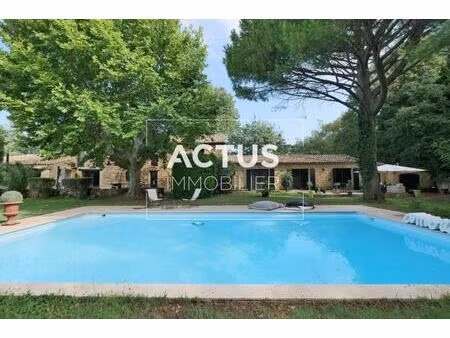 authentique mas avec piscine au cœur de grans