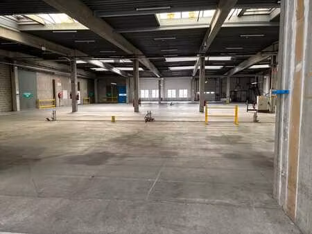 entrepôt avec atelier à louer à wavre