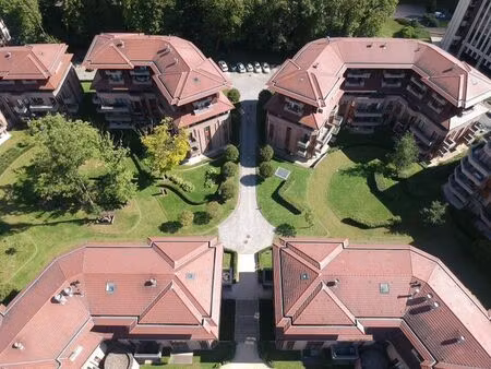 appartement à louer à auderghem € 1.050 (ln6py) - skyline renting | zimmo