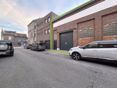 entrepôt de 209m² avec bureau à herstal