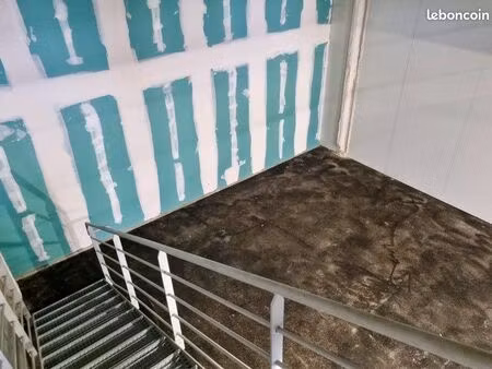 local activité entrepôt