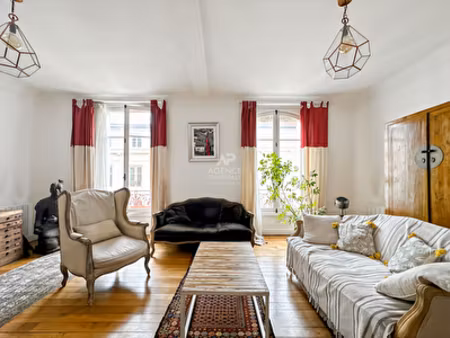 versailles saint-louis appartement 3 pièces d'environ 61 m² situé au 2ème étage avec chamb