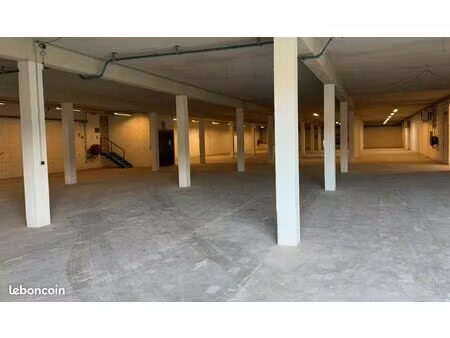 garage parking gardiennage camping-car