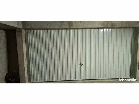 garage place bellevue