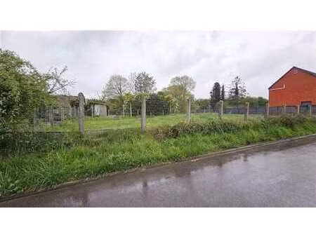 terrain à bâtir de 4 ares 22  21 mètres de façade