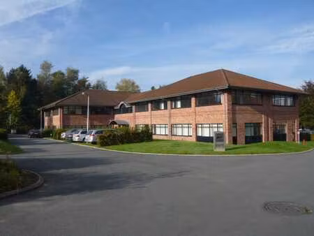 en direct du proprietaire - 150 €/m²/an