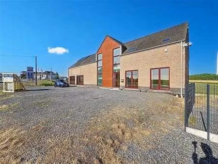 superbe immeuble mixte de plus de 600 m²