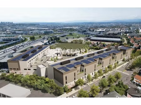 location commerce 12531 m² à vénissieux (69200)