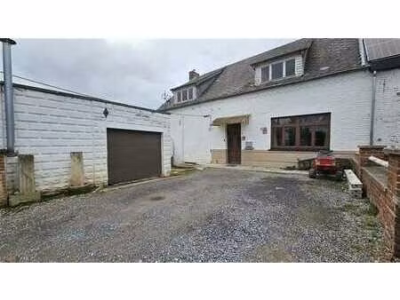 vue imprenable et rivière en contre-bas à montignies sur roc