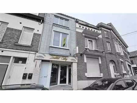 surfarce commerciale + logement indépendant