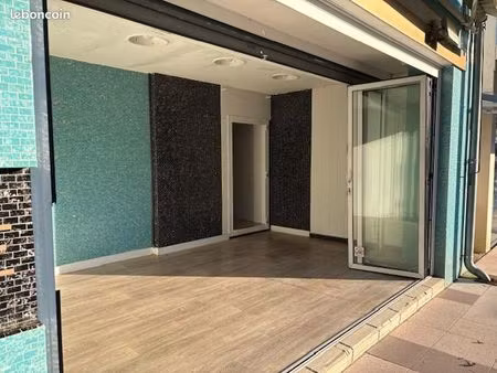 local commercial a louer  emplacement prémium - 22 m2 - andernos les bains  rue piétonne