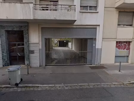 location garage 12 m² à lyon 7 (69007)