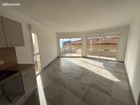 appartement 3 pieces avec cave et garage en sous-sol