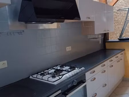 loue le blanc centre t4