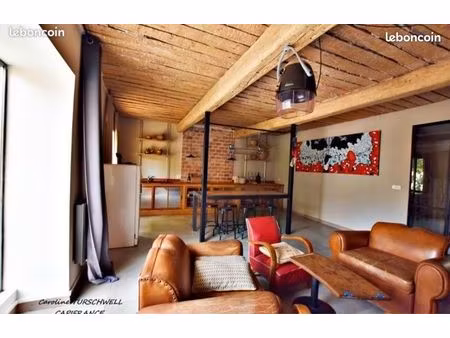 location loft meublé cuers 82 m2