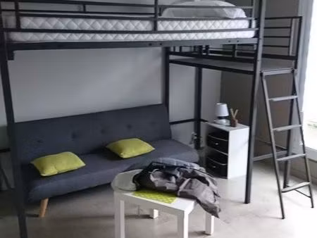 a louer studio meublé de 29 m2 avec terrasse à saint lo