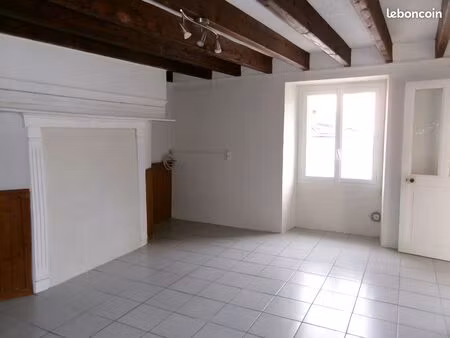 maison a louer a lathus