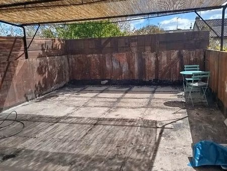 maison avec grande terrasse