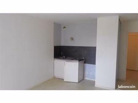 studio 1 pièce 27 m²