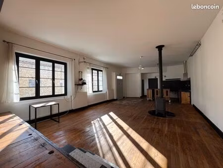 ancienne salle municipale rénovée en maison d’habitation