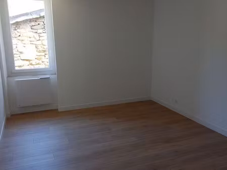 t2 lumineux 500e charges comprises