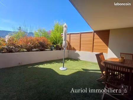 appartement 70 m² saint-zacharie