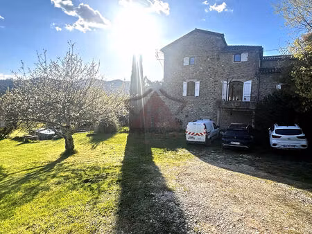 mas en pierres avec gite