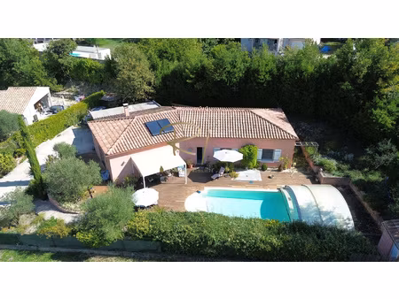 à 10 min de barjac  villa avec vue imprenable