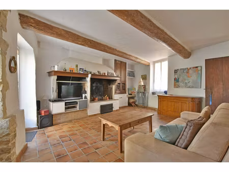 charmante maison de village p4 d'env. 100m2 terrasse caves