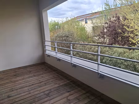 31140 launaguet - t2 avec terrasse et parking