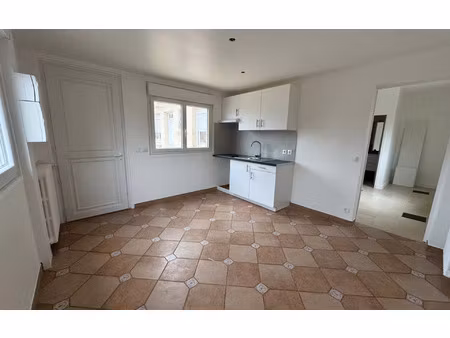 location appartement  m² t-2 à bures-sur-yvette  845 €