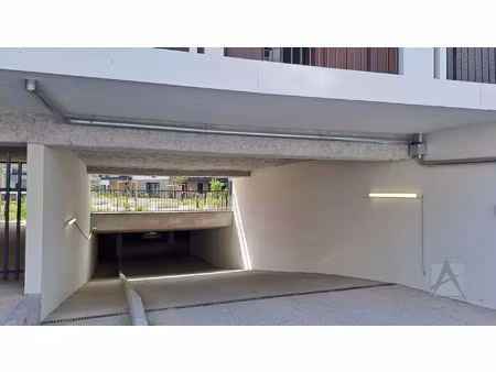 location garage 10 m² à chambéry (73000)