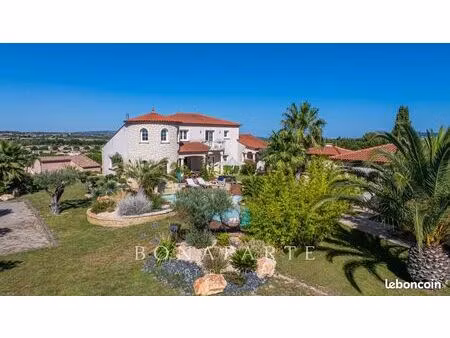 propriété 8 pièces 262 m²