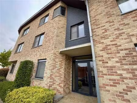 gunstig gelegen en uitzonderlijk ruim gezellig appartement.