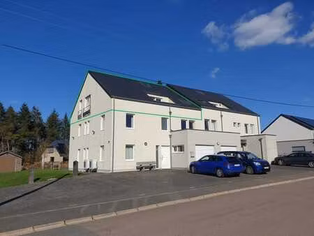 appartement de 117 m² à louer dans un immeuble au calme