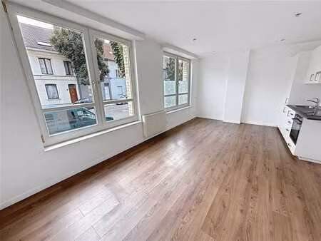 lumineux studio au rez-de-chaussée