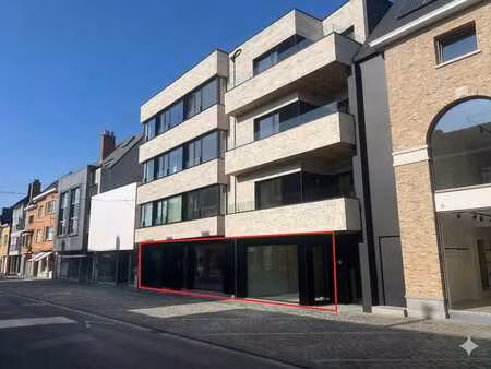 rez-de-chaussée commercial d'environ 176 m² à 234 m² à proxi