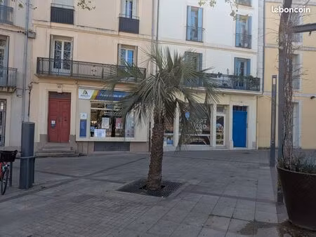 location local commercial