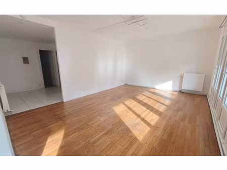 location appartement  71.7 m² t-3 à fontaine  860 €