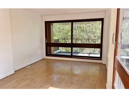 location appartement  74.75 m² t-3 à le chesnay  1 529 €