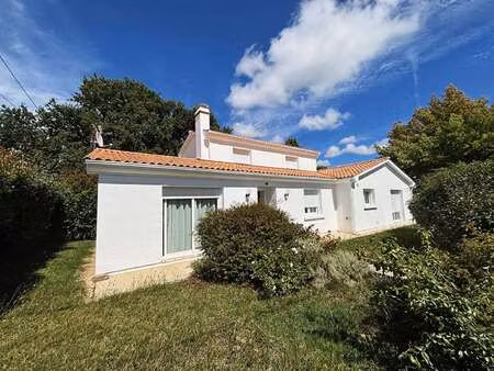 vente maison à froidfond (85300) : à vendre / 160m² froidfond