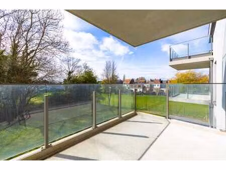 appartement 2 ch  terrasse  cave et parking