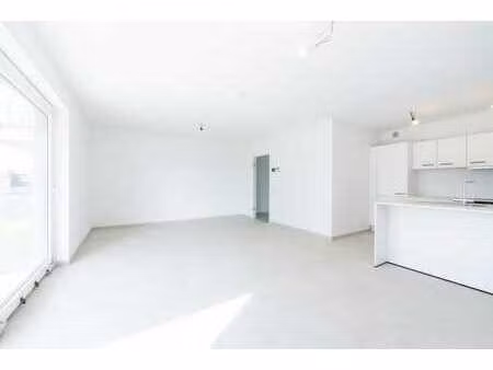 appartement 2ch  terrasse  jardin  cave et parking