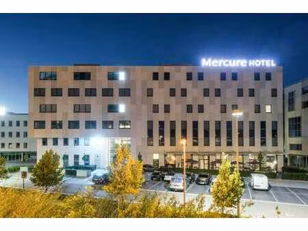 bureau d'environ 178 m² à louer au parc westwing