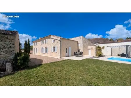 maison en pierre - 6 pièces - 203m²