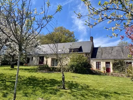 charmante longère de 199 m2 sur 6 470 m2 de térrain