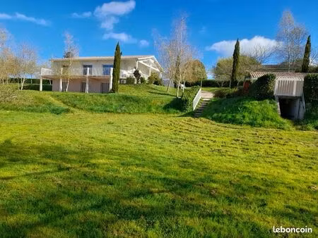 maison de 251m2 à laruscade